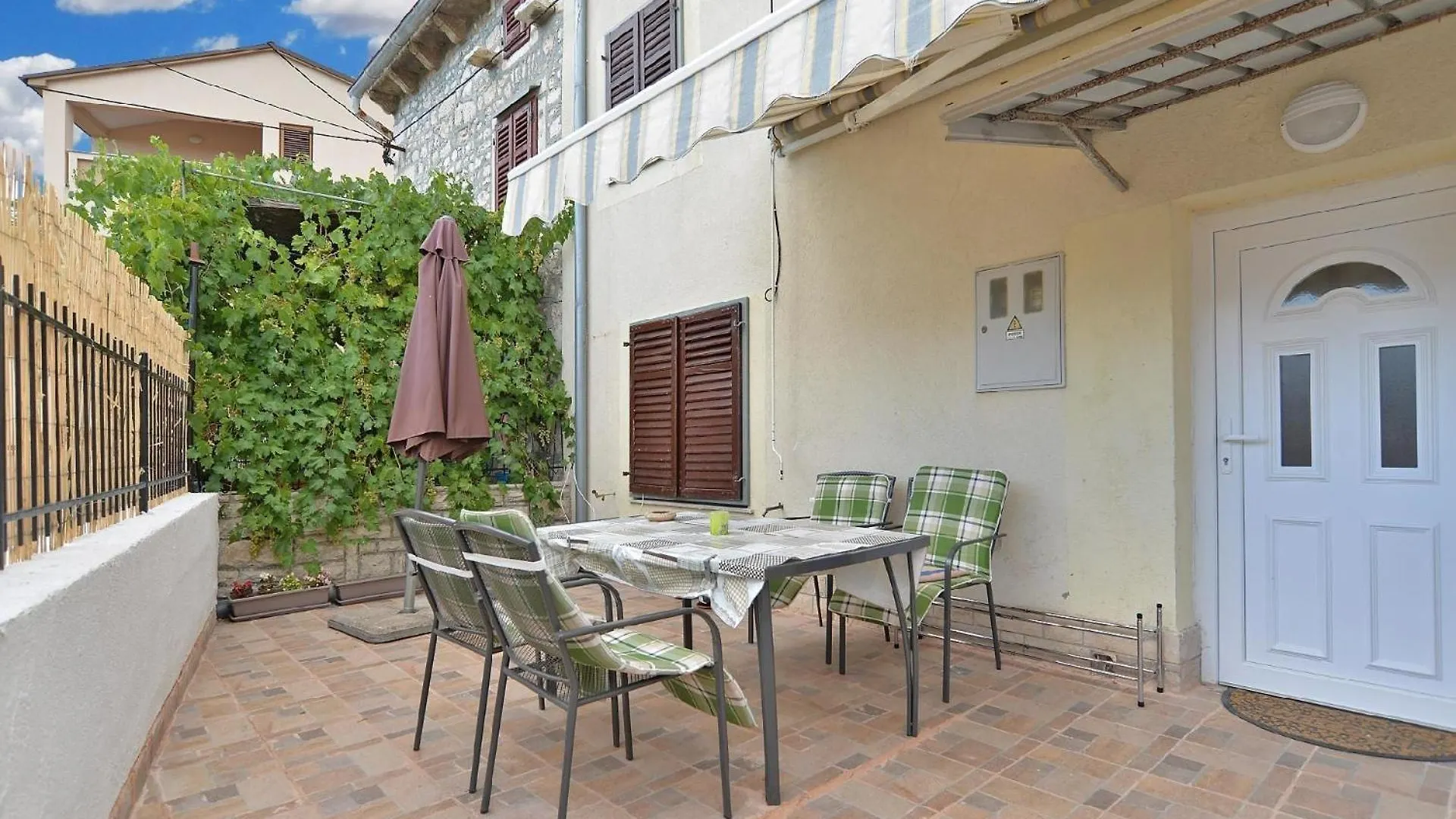 Ferienhaus Fuer 4 Personen Ca 85 Qm In Premantura, Istrien Istrische Riviera 0*, Premantura